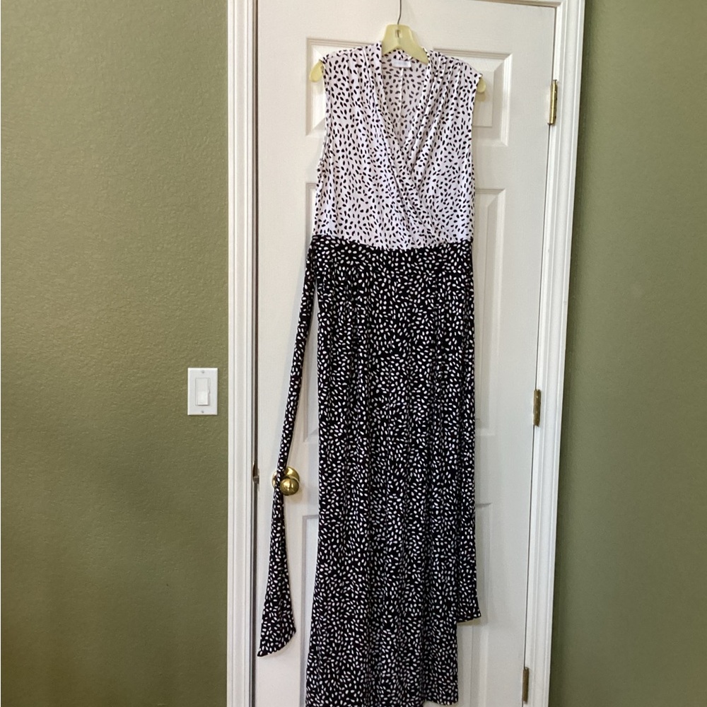 New York & Company V-Neck Sleeveless Jumsuit